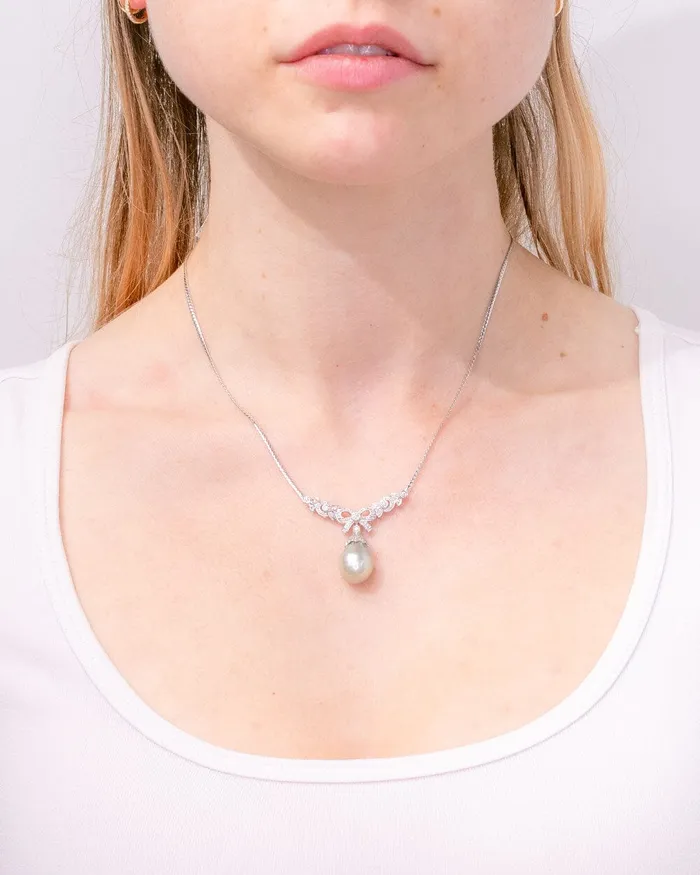Necklaces Ornate Bow Pearl Necklace Princess Bride Diamonds