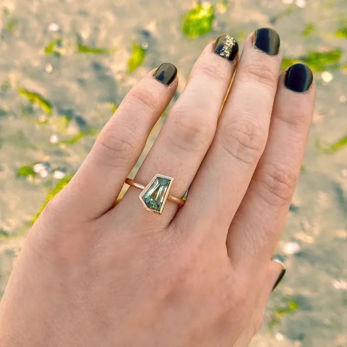 Rings Anueva Jewelry 211ct Geometric Montana Sapphire Contemporary Bezel Ring in 14k Rose Gold