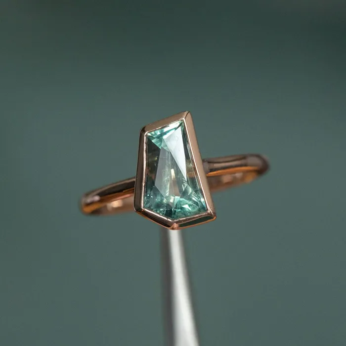 Rings Anueva Jewelry 211ct Geometric Montana Sapphire Contemporary Bezel Ring in 14k Rose Gold