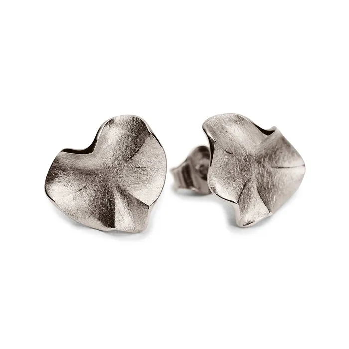 Design Anu Kaartinen Earrings Hauru Heart earrings