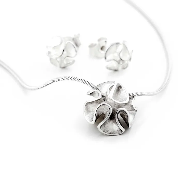 Design Anu Kaartinen Necklaces Dione silver necklace