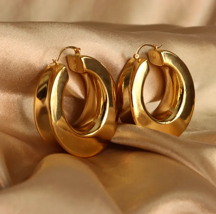 Earrings Omolola Jewellery Tyra 18ct gold plated on copper Hoop Earrings
