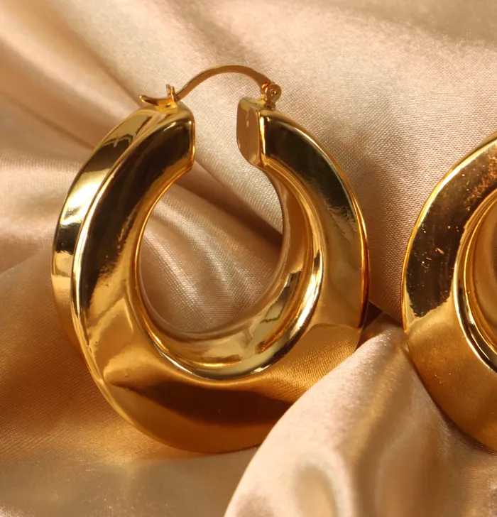 Earrings Omolola Jewellery Tyra 18ct gold plated on copper Hoop Earrings